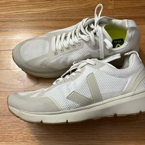 VEJA Mens‎ Condor 2 Alveomesh - White Pierre - MSRP $170.00 - US 9.5